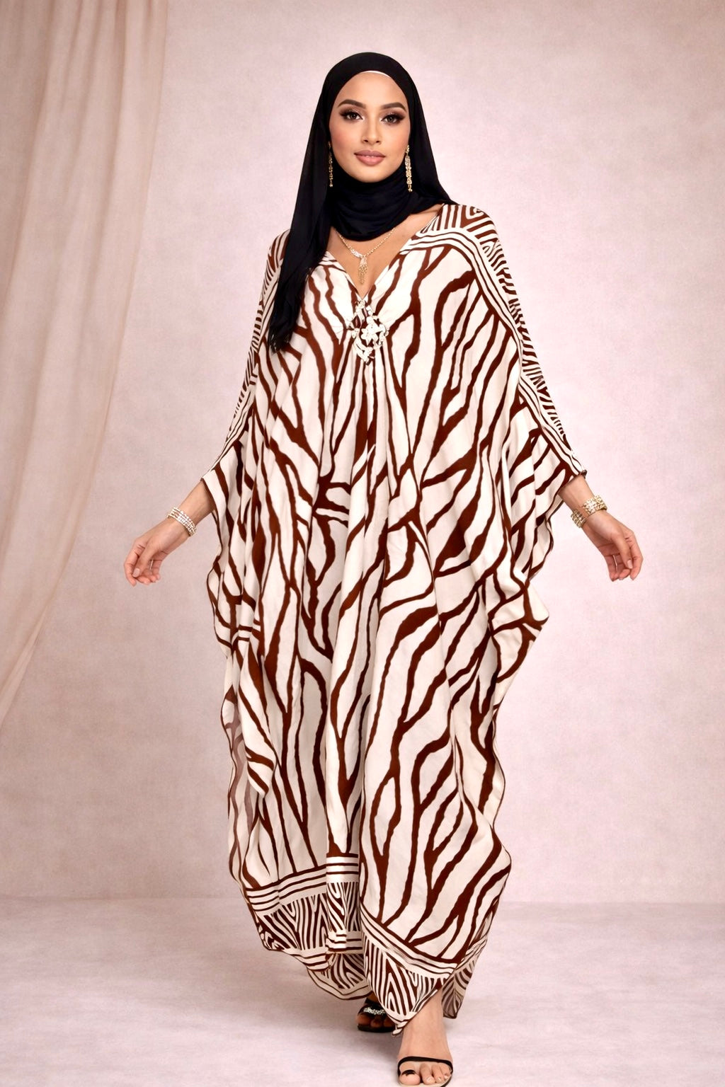 Beige wave striped kaftan